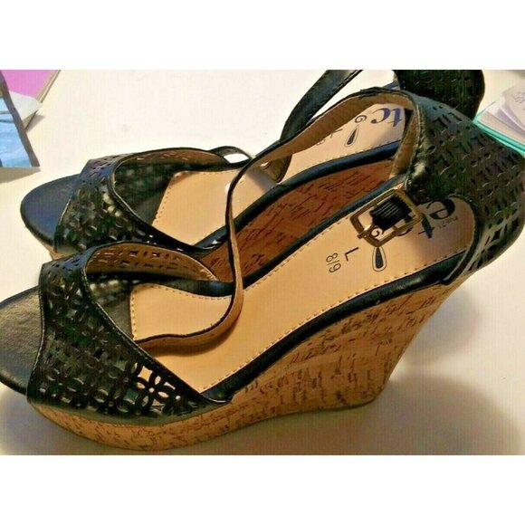 Rue 21 etc ! women size 8/9  black wedge heel open toe strappy sandals - Picture 4 of 5